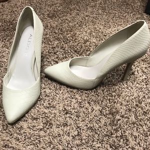 Super Cute Aldo Cream Pumps